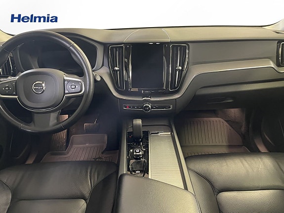 Volvo XC60 11 of 16