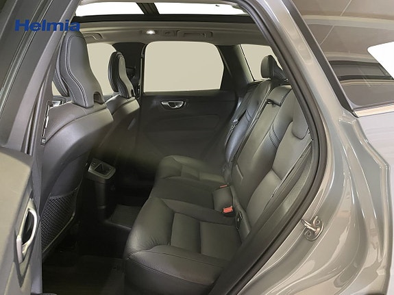Volvo XC60 14 of 16