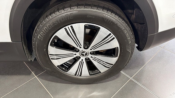 Mercedes-Benz EQB300 5 of 9