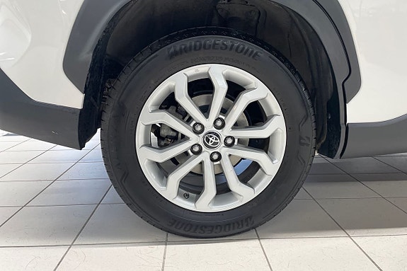 Toyota Corolla Cross 17 of 21