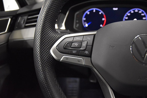 Volkswagen Passat Alltrack 10 of 22