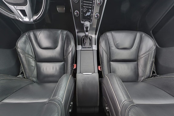 Volvo XC60 9 of 20