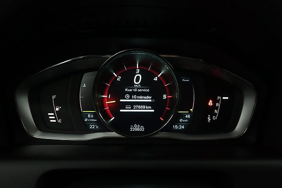 Volvo XC60 12 of 20