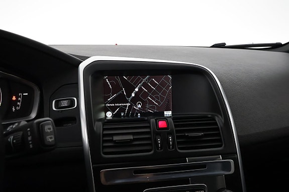 Volvo XC60 14 of 20