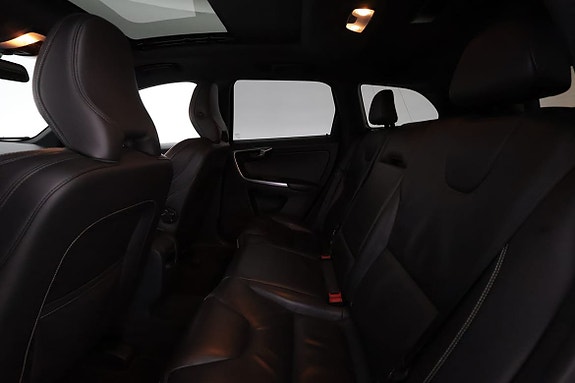 Volvo XC60 10 of 20