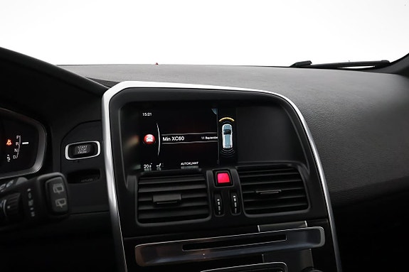 Volvo XC60 13 of 20