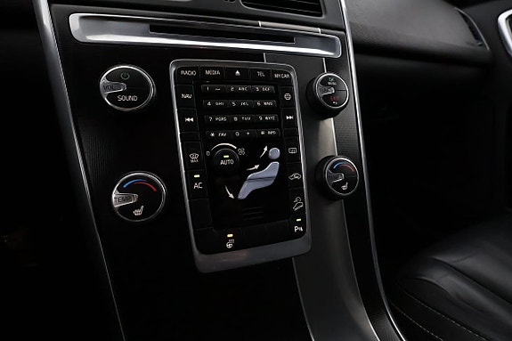 Volvo XC60 16 of 20