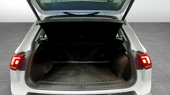 Volkswagen Tiguan 12 of 25