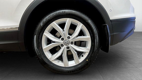 Volkswagen Tiguan 6 of 25