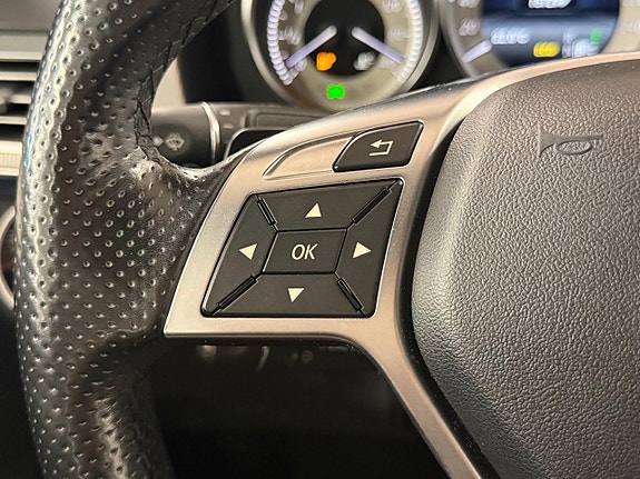 Mercedes-Benz E220 23 of 27