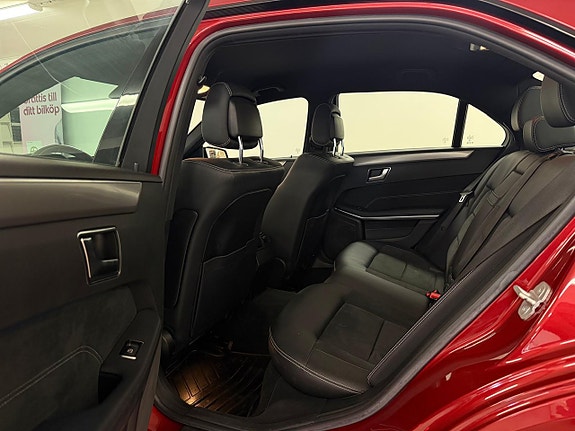 Mercedes-Benz E220 11 of 27