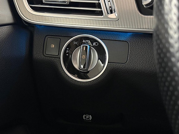 Mercedes-Benz E220 25 of 27