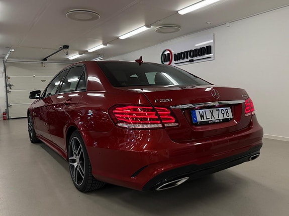 Mercedes-Benz E220 12 of 27