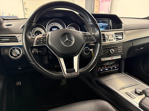 Mercedes-Benz E220 8 of 27