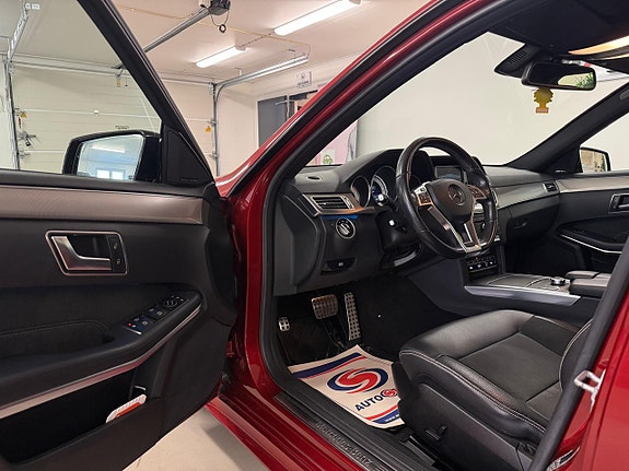 Mercedes-Benz E220 7 of 27
