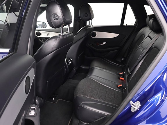 Mercedes-Benz GLC300 e 28 of 30