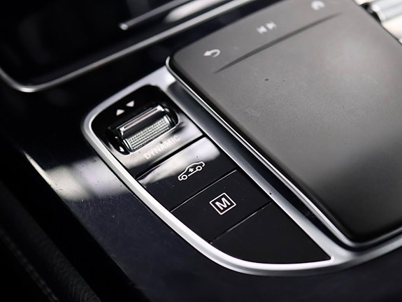 Mercedes-Benz GLC300 e 23 of 30