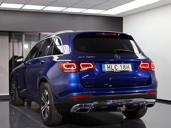 Mercedes-Benz GLC300 e 11 of 30