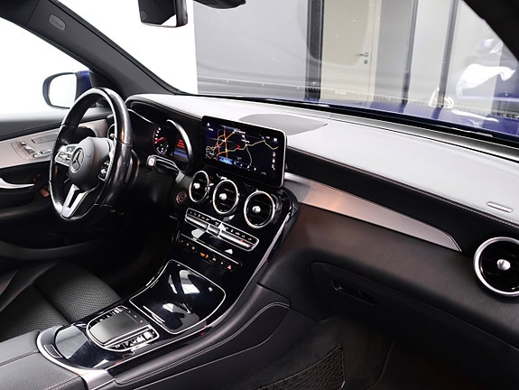 Mercedes-Benz GLC300 e 22 of 30
