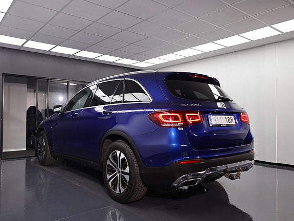 Mercedes-Benz GLC300 e 9 of 30