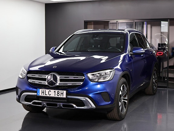 Mercedes-Benz GLC300 e 4 of 30