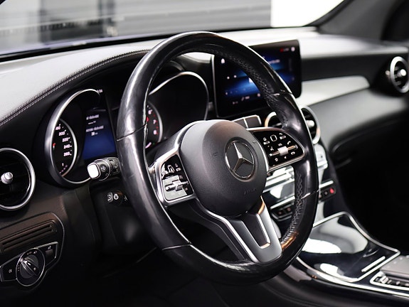 Mercedes-Benz GLC300 e 13 of 30