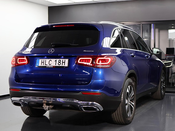 Mercedes-Benz GLC300 e 7 of 30