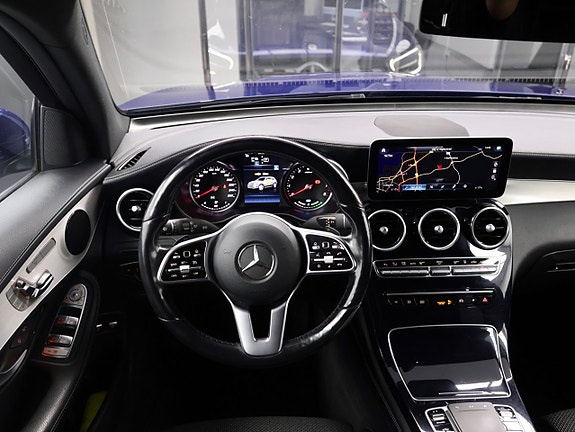 Mercedes-Benz GLC300 e 21 of 30