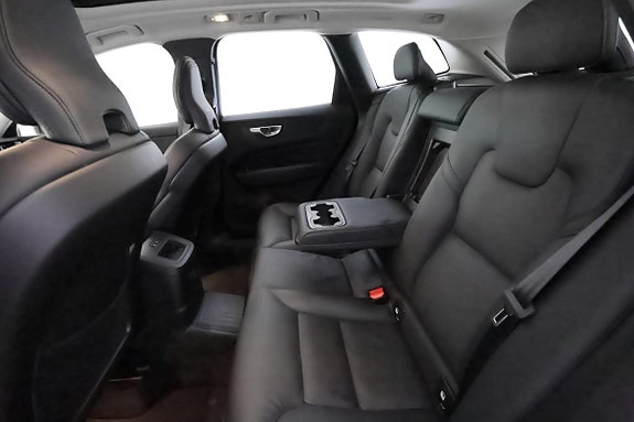 Volvo XC60 26 of 28