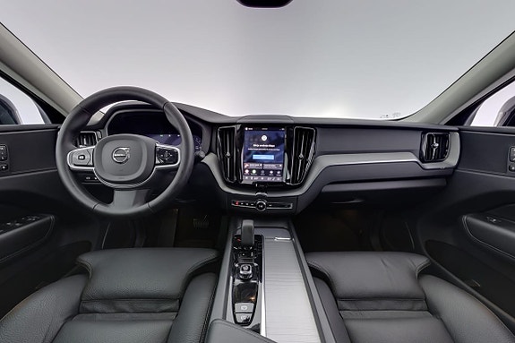Volvo XC60 7 of 28