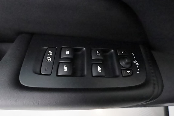 Volvo XC60 18 of 28
