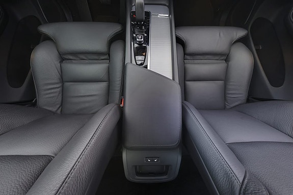 Volvo XC60 9 of 28