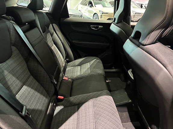 Volvo XC60 13 of 19
