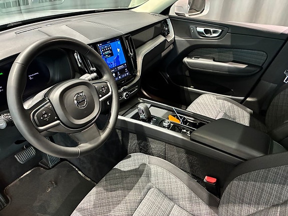 Volvo XC60 9 of 19