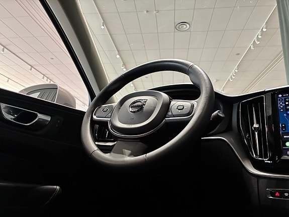 Volvo XC60 16 of 19