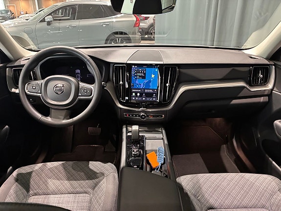 Volvo XC60 15 of 19