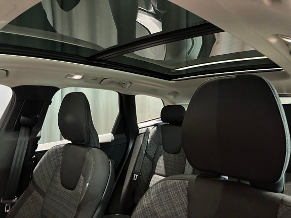 Volvo XC60 10 of 19