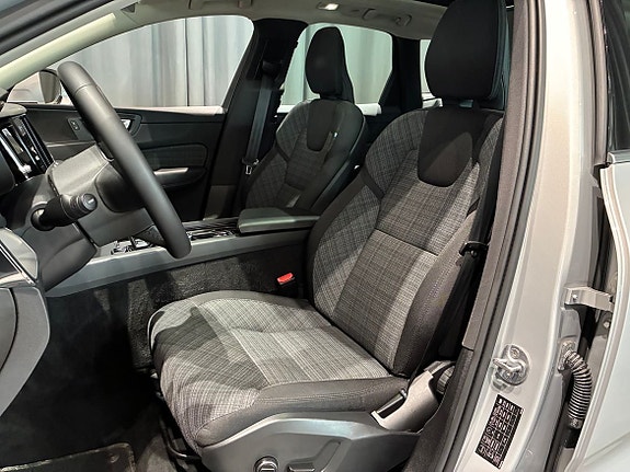 Volvo XC60 8 of 19
