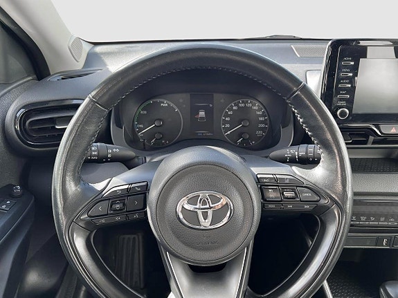 Toyota Yaris 10 of 17