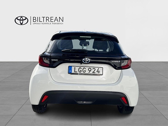 Toyota Yaris 5 of 17