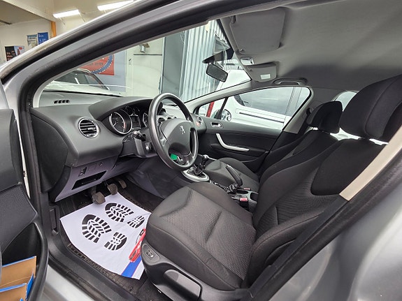 Peugeot 308 SW 9 of 15