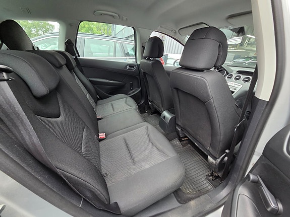 Peugeot 308 SW 12 of 15