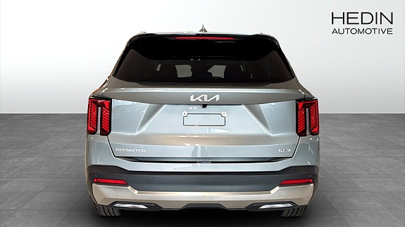 Kia Sorento 4 of 15