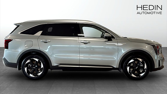 Kia Sorento 6 of 15