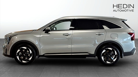 Kia Sorento 2 of 15