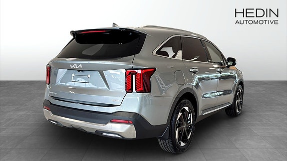 Kia Sorento 5 of 15