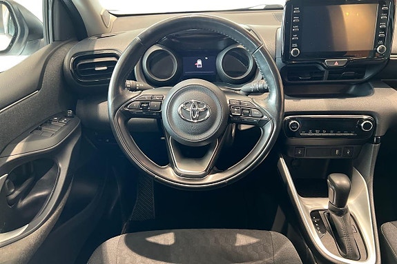 Toyota Yaris 11 of 21