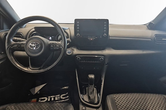 Toyota Yaris 9 of 11