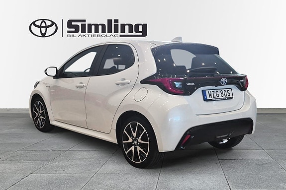 Toyota Yaris 3 of 11