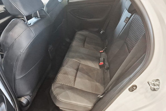 Toyota Yaris 8 of 11